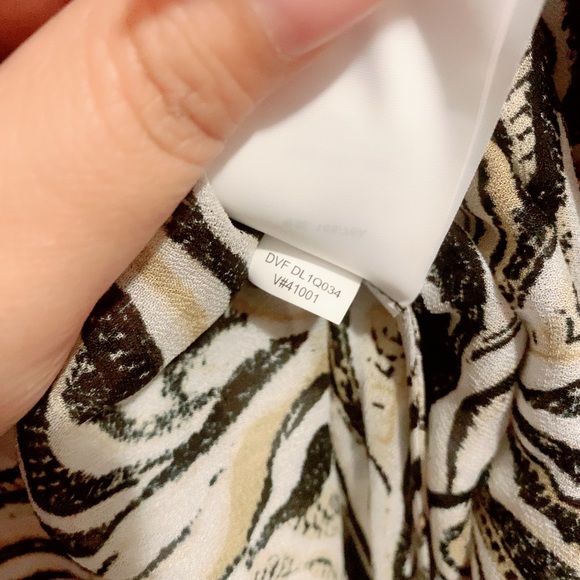 Diane Von Furstenberg Ileana Chiffon XS Loose Fit Dress Lightweight See Through - Picture 8 of 8